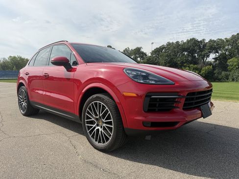 Used 2021 Porsche Cayenne AWD/4WD image 38