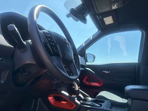 Certified 2025 Nissan Frontier PRO-4X image 37