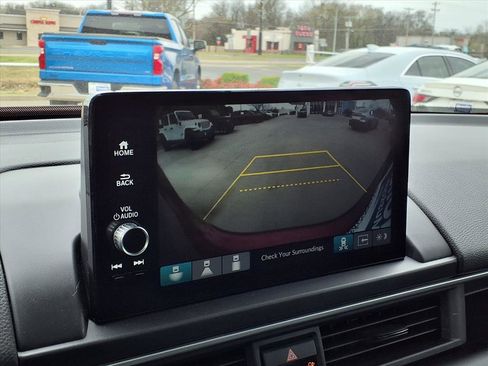 Used 2025 Honda Pilot Touring image 5