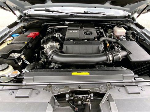 Used 2023 Nissan Frontier PRO-4X w/ Pro Convenience Package AWD/4WD image 13