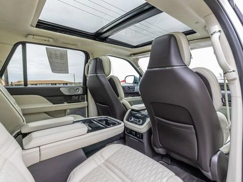 Used 2019 Lincoln Navigator Black Label AWD/4WD image 19