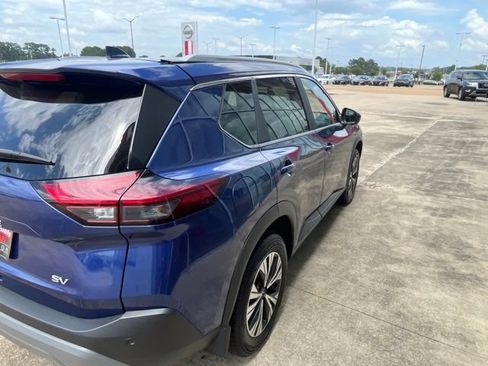 Used 2023 Nissan Rogue SV w/ SV Premium B Package FWD image 4