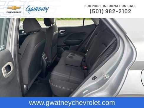 Used 2024 Hyundai Venue SEL FWD image 29