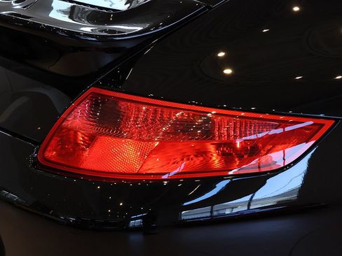Used 2005 Porsche 911 Carrera S RWD image 21