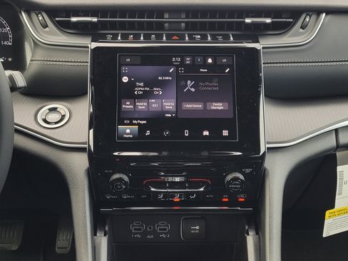 New 2025 Jeep Grand Cherokee Laredo image 15