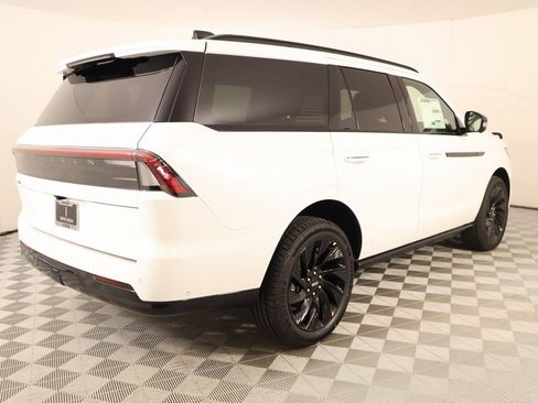 New 2025 Lincoln Navigator Reserve w/ Jet Appearance Package image 21