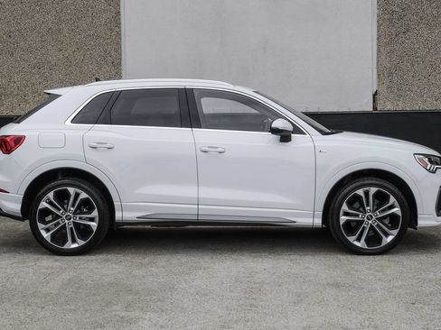 Used 2020 Audi Q3 2.0T Premium Plus w/ Premium Plus Package AWD/4WD image 8