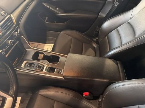 Used 2021 Honda Accord Sport image 11