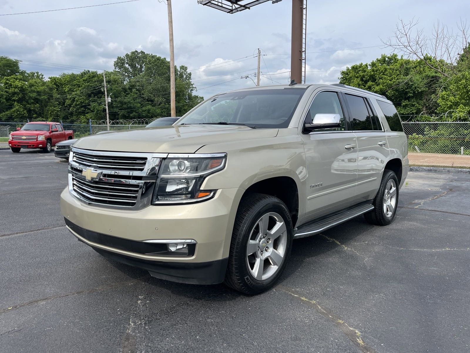 Used 2015 Chevrolet Tahoe LTZ RWD image 1