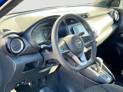 Used 2019 Nissan Kicks SV FWD image 9