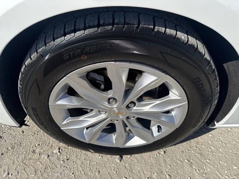 Used 2024 Chevrolet Malibu LT image 10