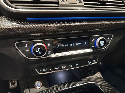Used 2025 Audi SQ5 Prestige image 19