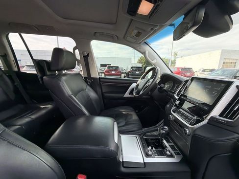 Used 2016 Toyota Land Cruiser AWD/4WD image 15