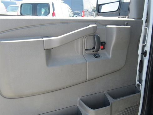 Used 2022 GMC Savana 2500 w/ Driver Convenience Package image 17