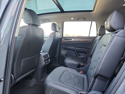 New 2026 Volkswagen Atlas SE FWD image 12