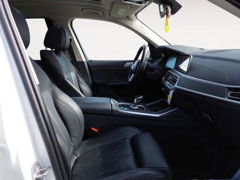 Used 2022 BMW X7 xDrive40i w/ Premium Package image 15