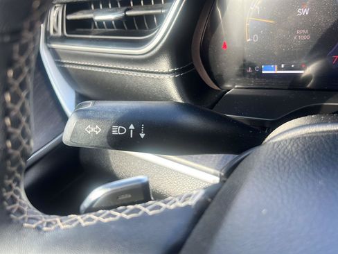 Used 2022 Jeep Grand Cherokee L Limited AWD/4WD image 33