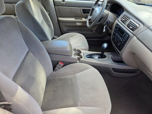Used 2005 Ford Taurus SE image 22