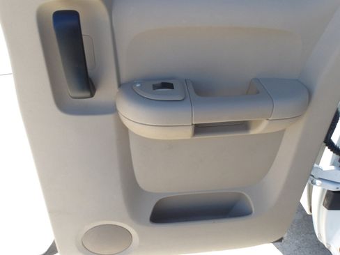 Used 2011 Chevrolet Silverado 1500 LT w/ Regional Value Package image 7