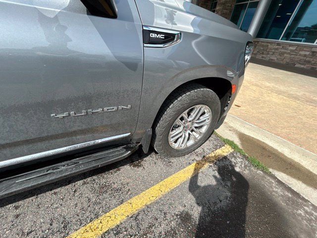 Used 2023 GMC Yukon XL SLT w/ SLT Luxury Package AWD/4WD image 11