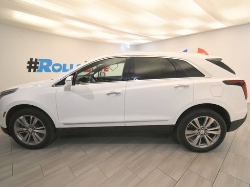 Used 2024 Cadillac XT5 Premium Luxury FWD image 2