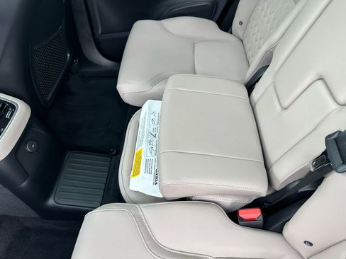 Used 2025 Volvo XC90 T8 Plus AWD/4WD image 26