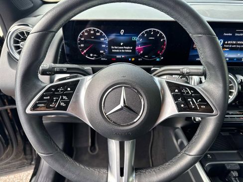 Used 2024 Mercedes-Benz GLB 250 image 21