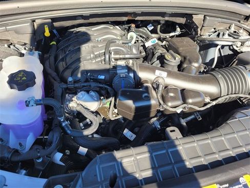 Used 2025 Jeep Grand Cherokee Limited w/ Luxury Tech Group II image 18