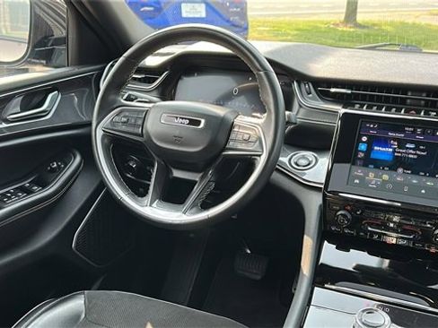 Used 2022 Jeep Grand Cherokee L Laredo image 27