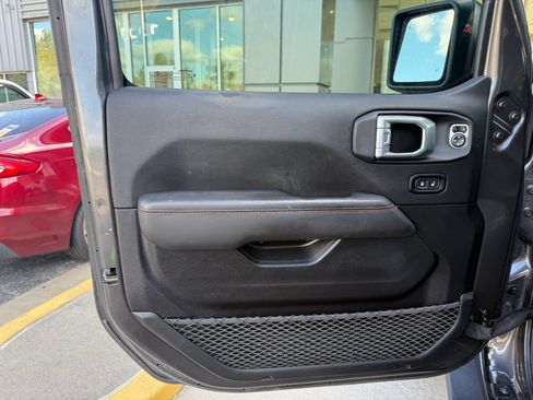 Used 2021 Jeep Gladiator Mojave image 12