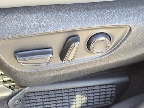 Used 2024 Toyota Sienna XLE image 24