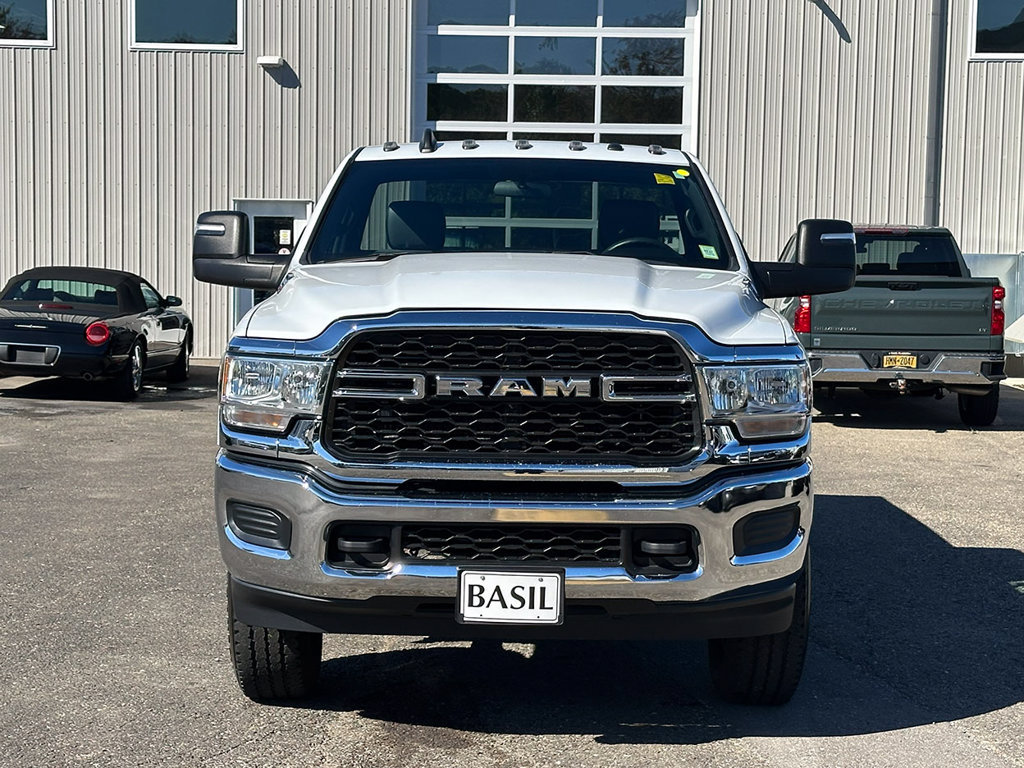Used 2024 RAM 2500 Tradesman w/ Chrome Appearance Group AWD/4WD image 15