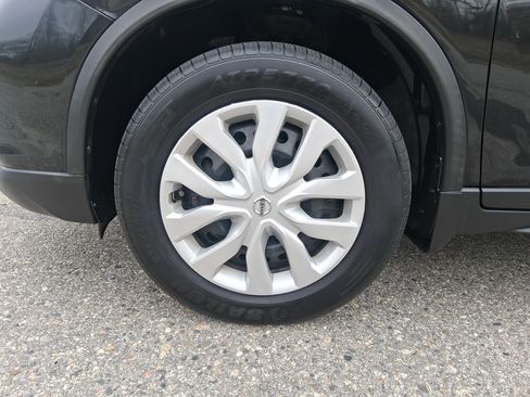 Used 2020 Nissan Rogue S AWD/4WD image 12