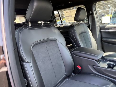 New 2026 Jeep Grand Cherokee L 4WD image 16