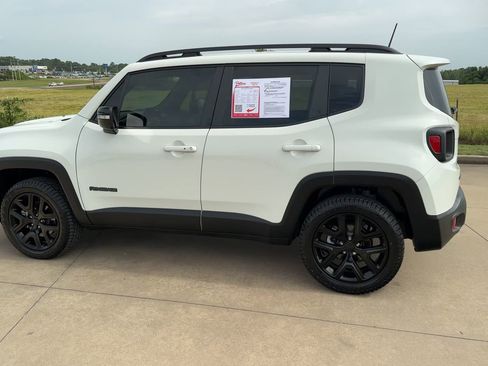 Used 2022 Jeep Renegade Altitude image 5