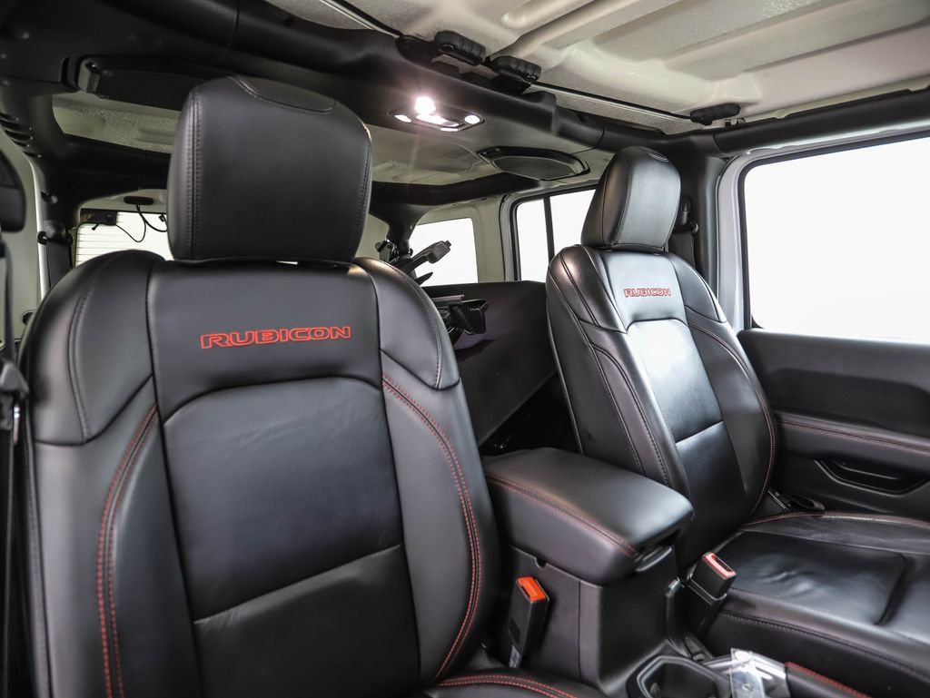 Used 2020 Jeep Wrangler Unlimited Rubicon w/ Dual Top Group AWD/4WD image 25