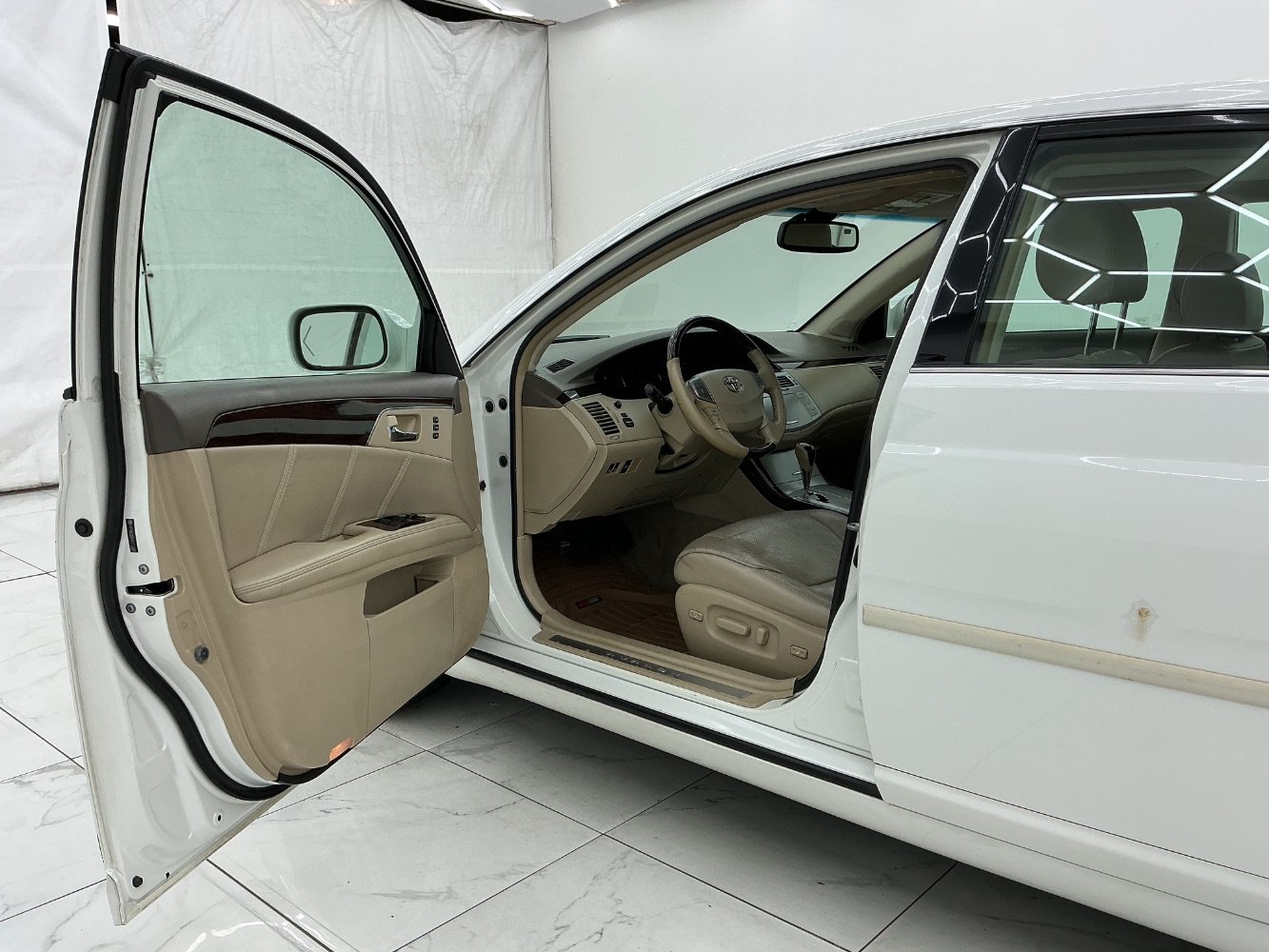 Used 2008 Toyota Avalon Limited FWD image 10