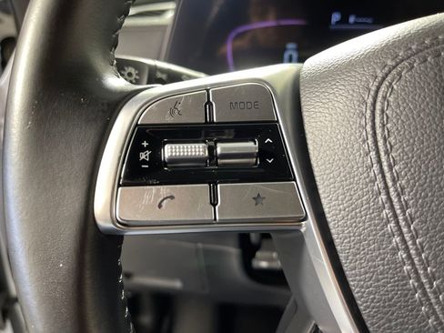 Used 2023 Kia Telluride EX w/ EX Captain's Chair Package image 31