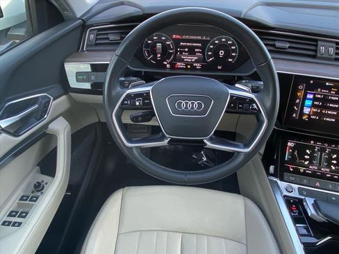 Used 2022 Audi e-tron Premium w/ Convenience Plus Package image 5