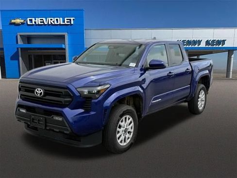 Used 2025 Toyota Tacoma SR5 AWD/4WD image 32