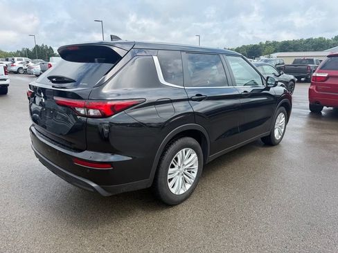 Used 2023 Mitsubishi Outlander ES AWD/4WD image 14