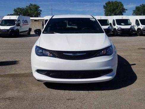 New 2026 Chrysler Voyager LX image 2