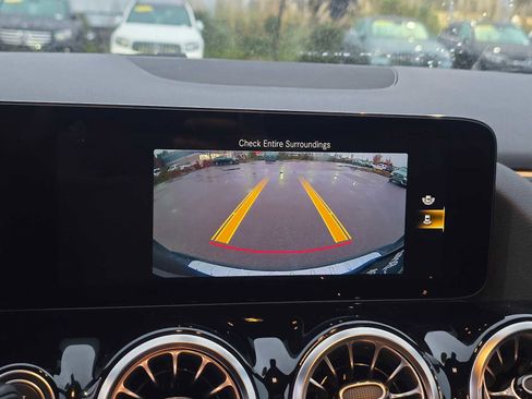 Used 2023 Mercedes-Benz GLA 250 4MATIC image 31