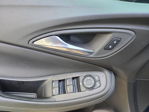 Used 2023 Buick Encore GX Select FWD image 19