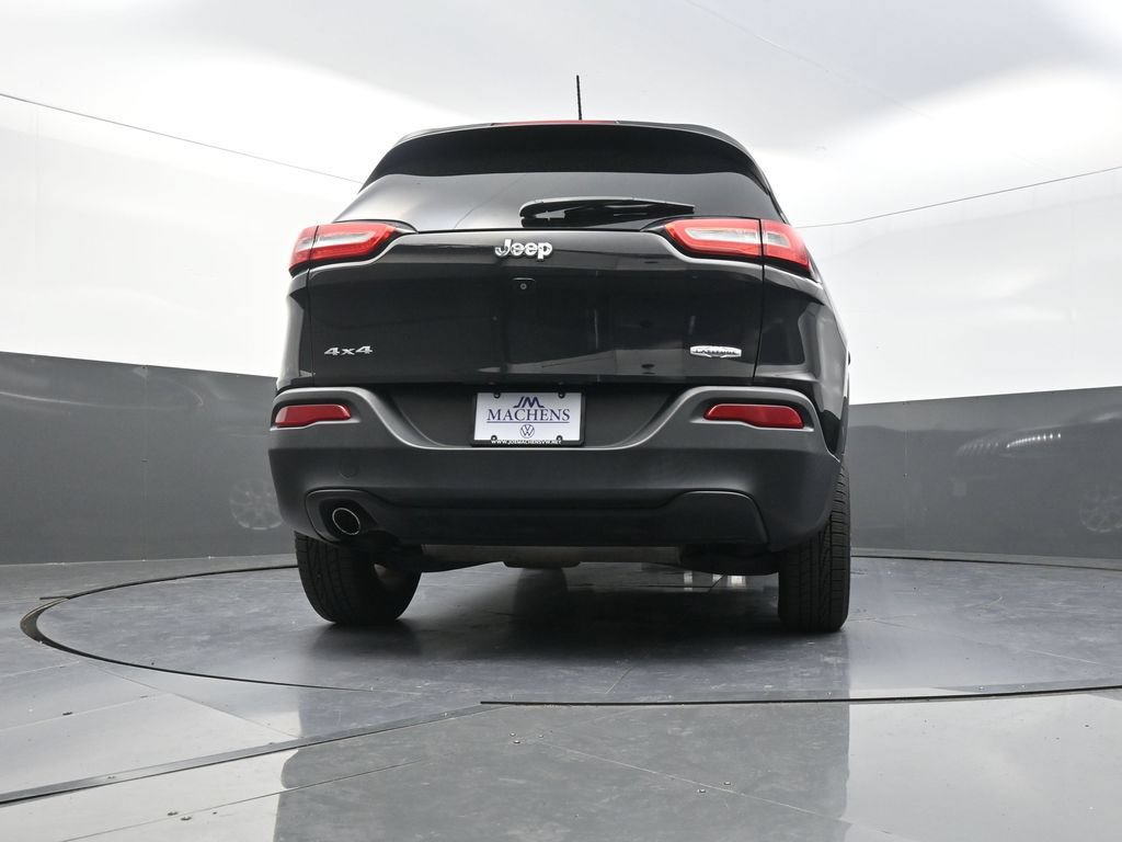 Used 2018 Jeep Cherokee Latitude AWD/4WD image 28