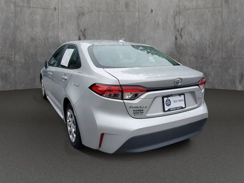 Used 2023 Toyota Corolla LE FWD image 4