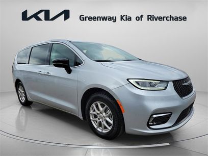 Used 2024 Chrysler Pacifica Touring-L