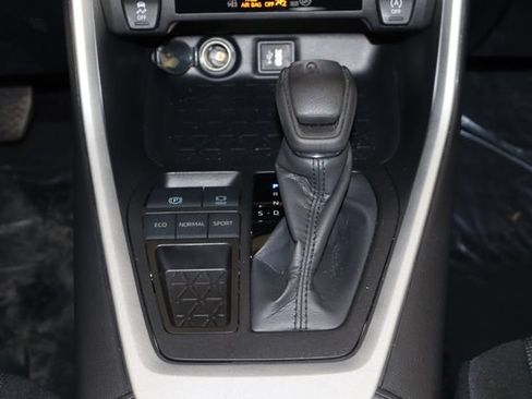 Used 2025 Toyota RAV4 LE FWD image 13