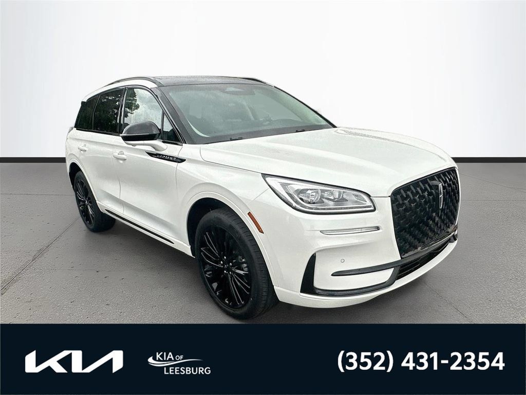Used 2023 Lincoln Corsair Reserve w/ Equipment Group 201A FWD image 1