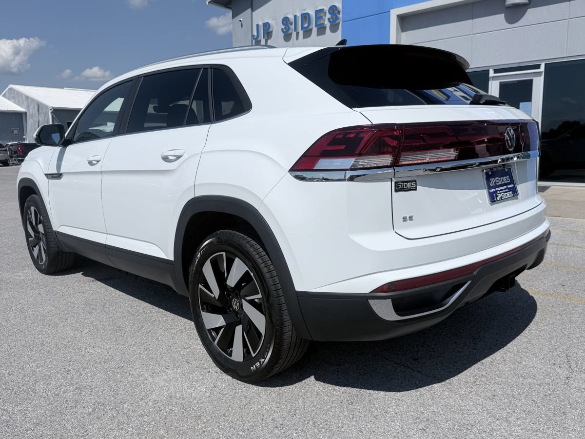 Used 2024 Volkswagen Atlas Cross Sport SE FWD image 5